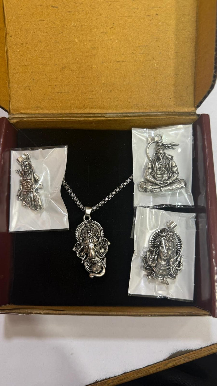 Buy 1 Get 3 Free Pendant With Chain 1pas00-1a